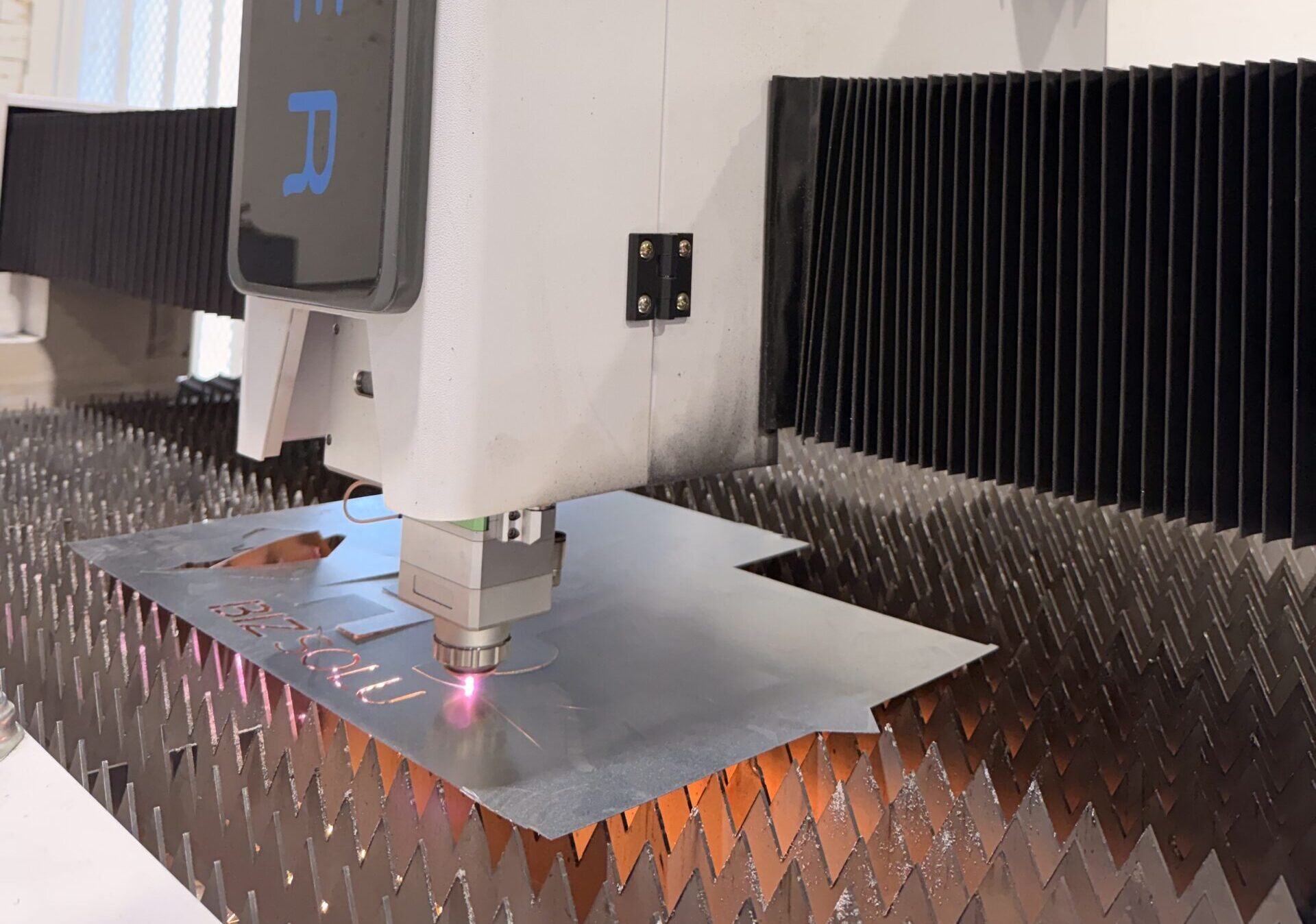 Industrial laser cutting process